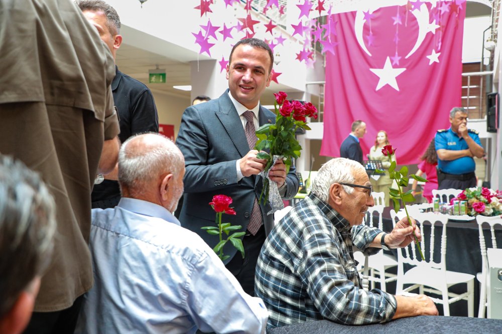 1 EKİM DÜNYA YAŞLILAR GÜNÜ'NDE ANLAMLI PROGRAM