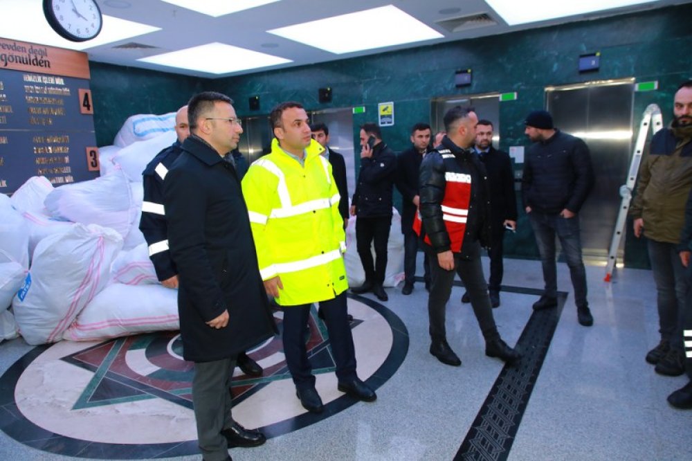 ACİL İHTİYAÇ MALZEME YARDIMLRINI BAŞARILI BİR ŞEKİLDE YÜRÜTÜYORUZ VE DEPREMZEDELERİMİZE GÖNDERMEYE DEVAM EDİYORUZ