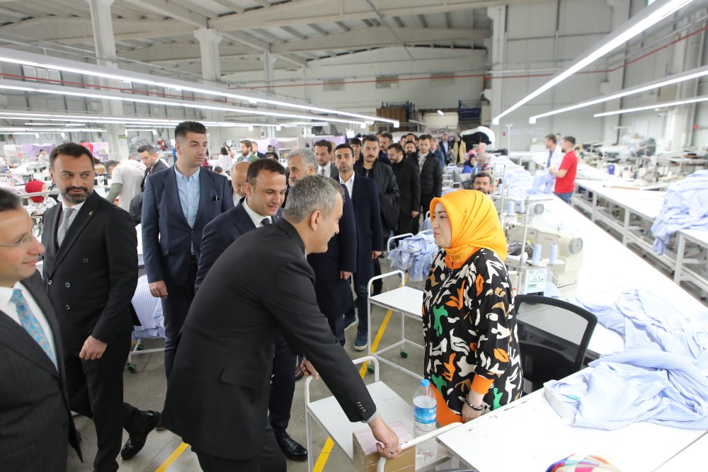 BAKAN ÖZER'DEN FATSA OSB'YE ANAOKULU MÜJDESİ