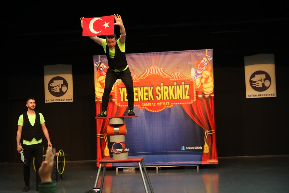 BAŞKAN’DAN ÇOCUKLARA UNUTAMAYACAĞI BİR KARNE HEDİYESİ