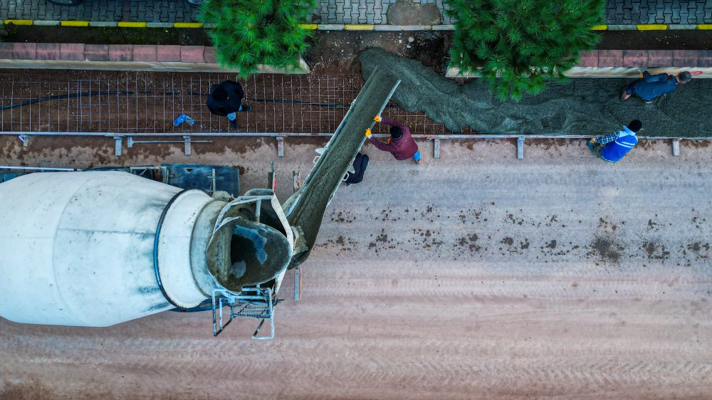 BASKI BETON KALDIRIM ÇALIŞMALARI AYAZLI MAHALLEMİZDE
