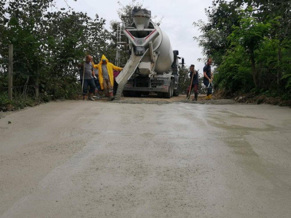 BETON YOL ÇALIŞMALARI KIRSAL MAHALLELERDE DEVAM EDİYOR