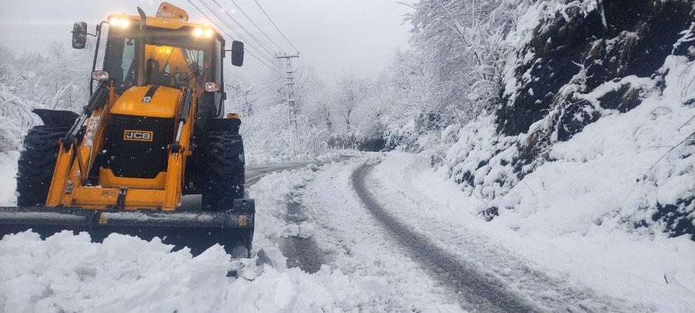 FATSA BELEDİYESİ KARLA MÜCADELE ÇALIŞMALARINA BAŞLADI