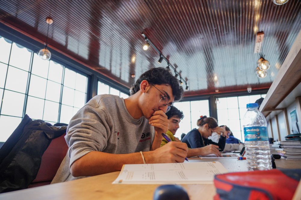 FATSA BELEDİYESİ'NDEN GENÇLERE MÜJDE: KİTAP KAFE’NİN KAPASİTESİ ARTIRILDI