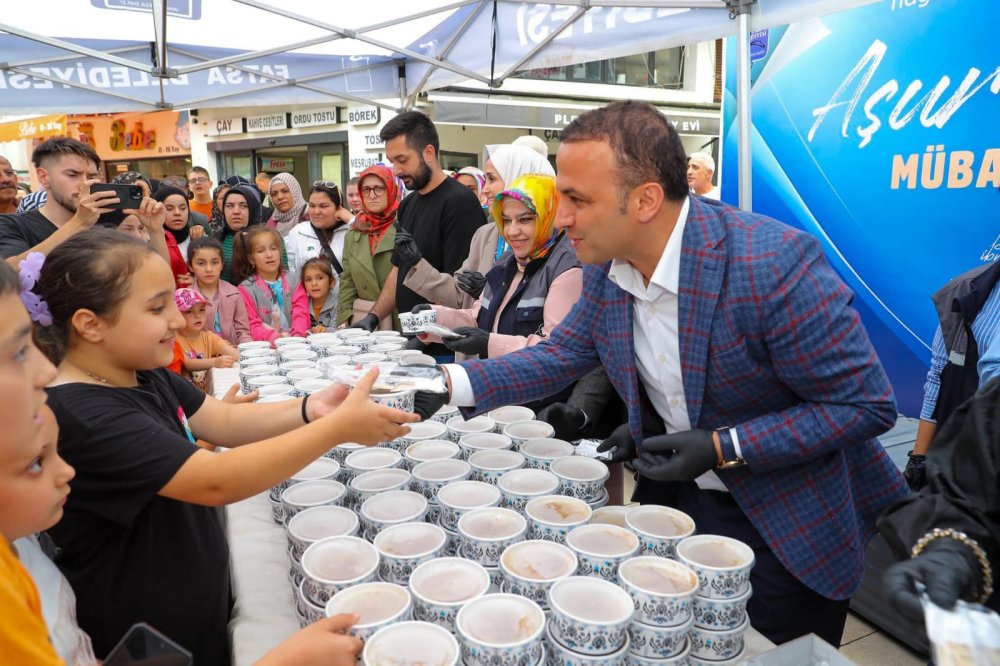 FATSA BELEDİYESİNDEN AŞURE İKRAMI