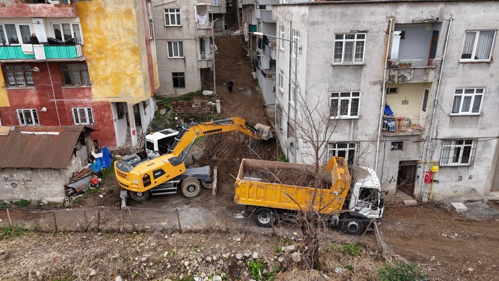 FATSA’DA ALTYAPI VE ULAŞIM ÇALIŞMALARI ARALIKSIZ SÜRÜYOR