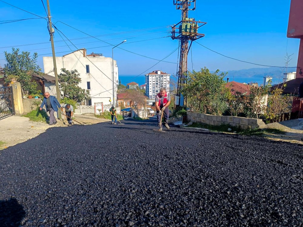 FATSA’DA ASFALT VE YOL BAKIM ÇALIŞMALARI ARALIKSIZ SÜRÜYOR