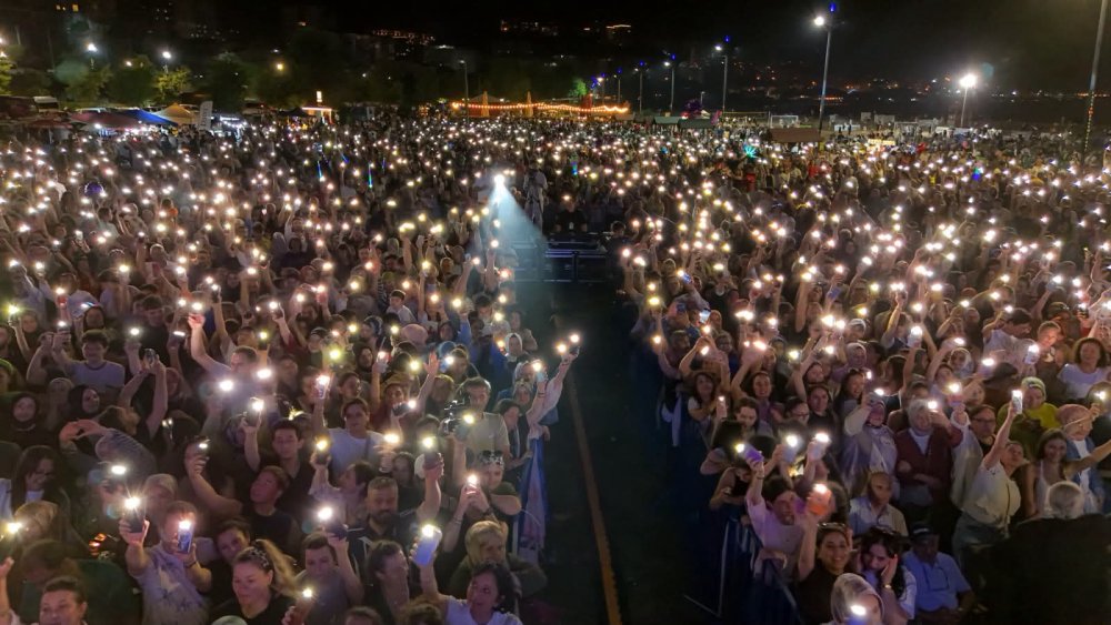 FATSA’DA ÇINAR FESTİVALİ’NDE NOSTALJİ VE DUYGU DOLU GECE