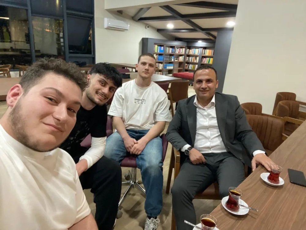 FATSA’DA GECE YARISI UMUDA YANAN IŞIK: GENÇLER GELECEĞİNİ KURUYOR