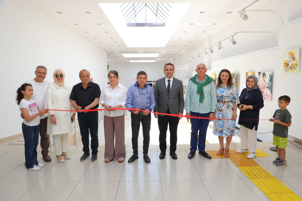 FATSA’DA SANAT RÜZGARI: ÜZEYİR KOYUN KARMA RESİM SERGİSİ AÇILDI
