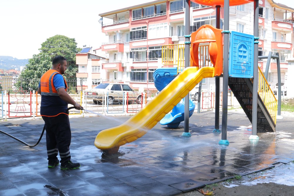 FATSA’DA TEMİZLİK MESAİSİ ARALIKSIZ SÜRÜYOR