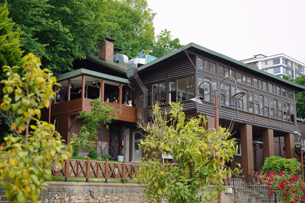 FATSA’DA TURİZME YENİ BİR SOLUK: ÇERKEZLER TEPESİ BUNGALOV OTEL VE RESTORAN HİZMETE AÇILDI