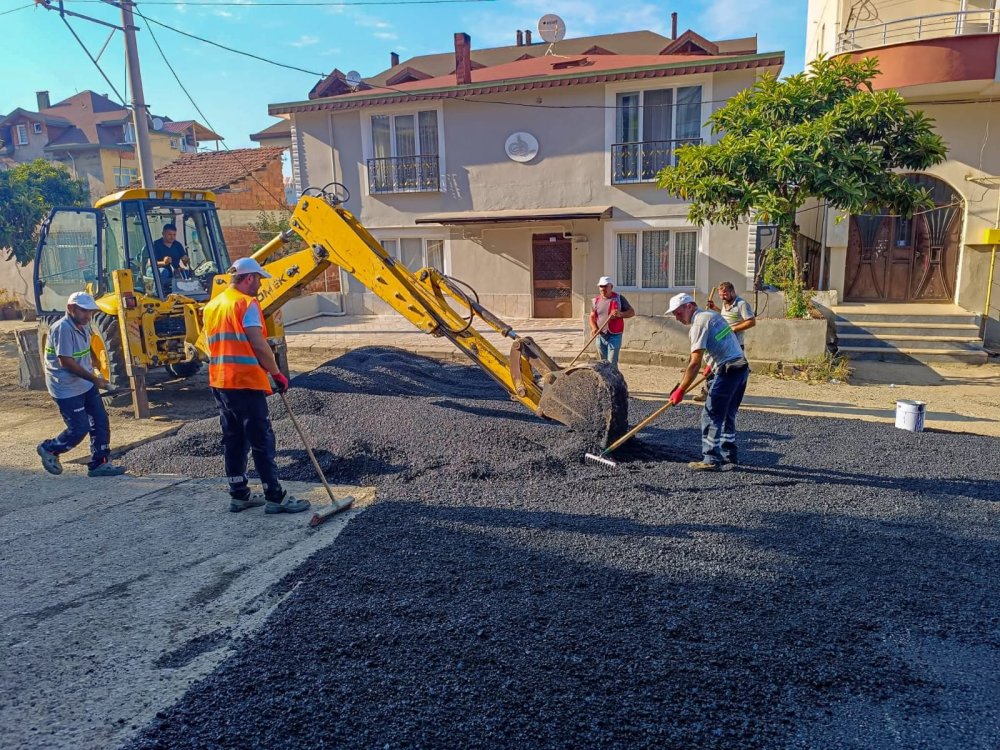 FATSA’DA YOLLARDA KONFOR ARTIYOR: ASFALT TAMİR VE BAKIM ÇALIŞMALARI SÜRÜYOR