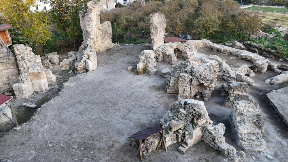 FATSA’DAKİ ARKEOLOJİK KAZILARDA YAPININ MİMARİ DOKUSU ORTAYA ÇIKTI