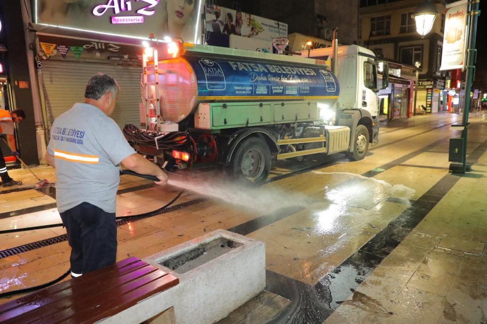 FATSA’NIN TEMİZLİĞİ İÇİN SAATİN BİR ÖNEMİ YOK