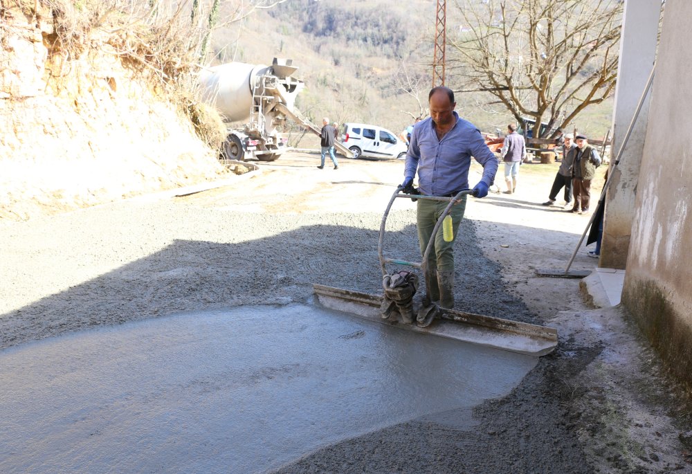 KIRSALDA UZAK YAKIN AYRIMI YAPMADAN HİZMETE DEVAM