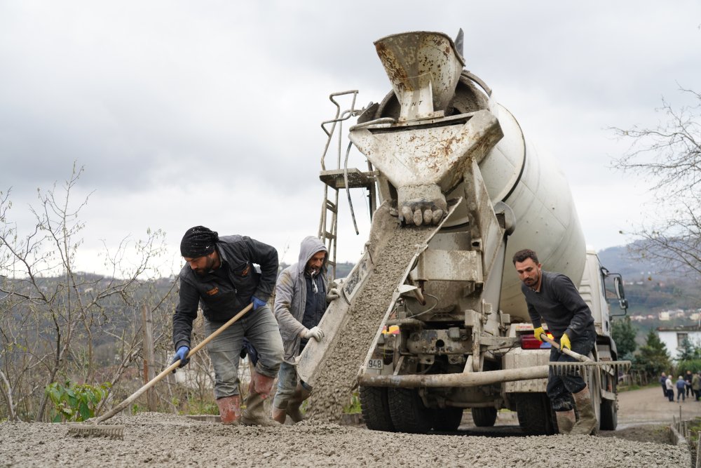 AŞAĞITEPE BETON YOLUNA KAVUŞTU