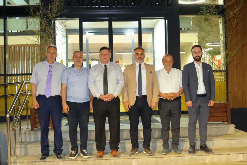 KÜTÜPHANELER VE YAYIMLAR GENEL MÜDÜRÜ TANER BEYOĞLU'NDAN ALEV ALATLI KİTAP KAFE'YE TAM NOT
