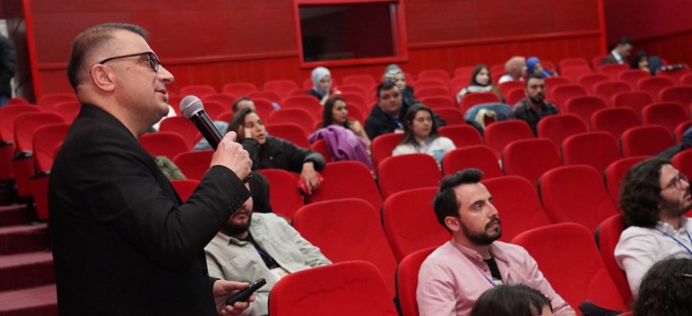 Ödüllü Radyo Sunucusu Nisan Kumru’dan Diksiyon, Sunuculuk Ve Spikerlik Eğitimi