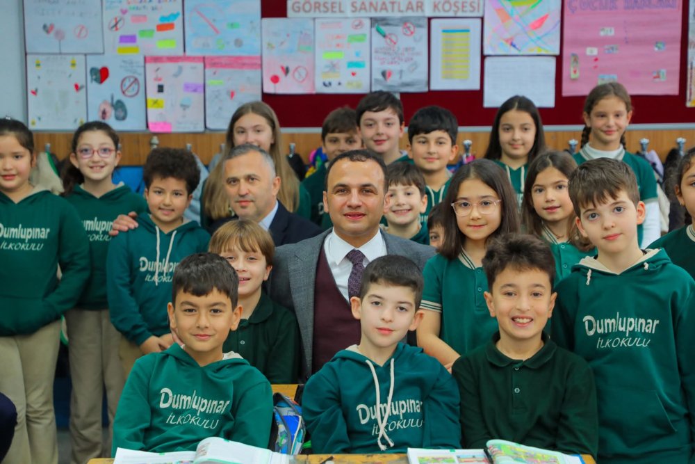 ÖĞRENCİLER DAVET ETTİ BAŞKAN İCABET ETTİ