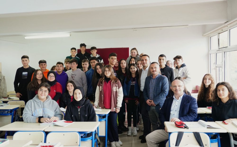 ÖĞRENCİLER DAVET ETTİ BAŞKAN KIRMADI