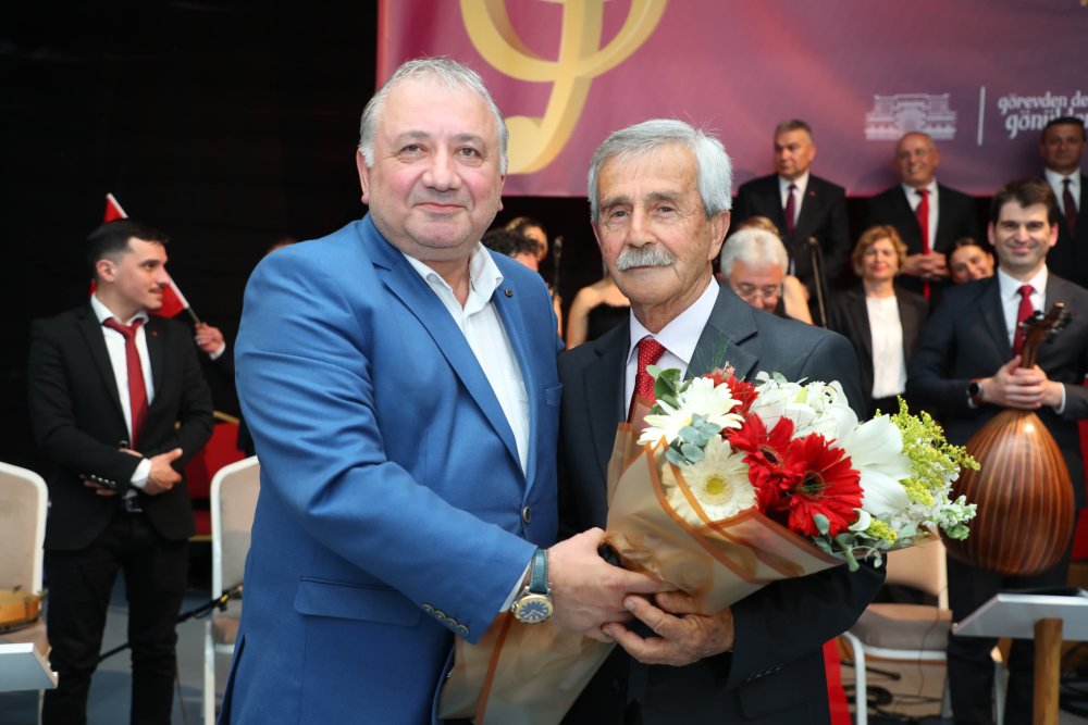 TÜRK SANAT MÜZİĞİ KOROSUNDAN MUHTEŞEM KONSER