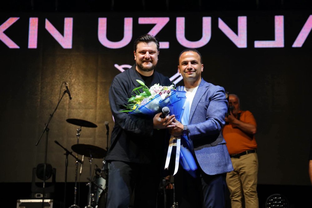 YALIKÖY'DE EKİN UZUNLAR RÜZGÂRI ESTİ