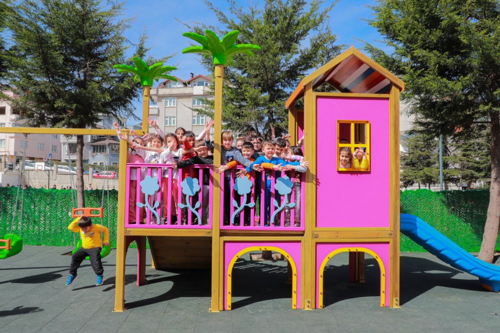 YENİ DÖNEMİN İLK HİZMETİ GELECEĞİMİZİN TEMİNATI ÇOCUKLARIMIZ İÇİN OLDU